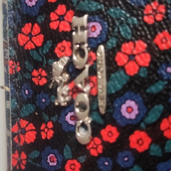 Coach Continental Zip Wallet  "Ranch Floral" - Picture 2 of 9